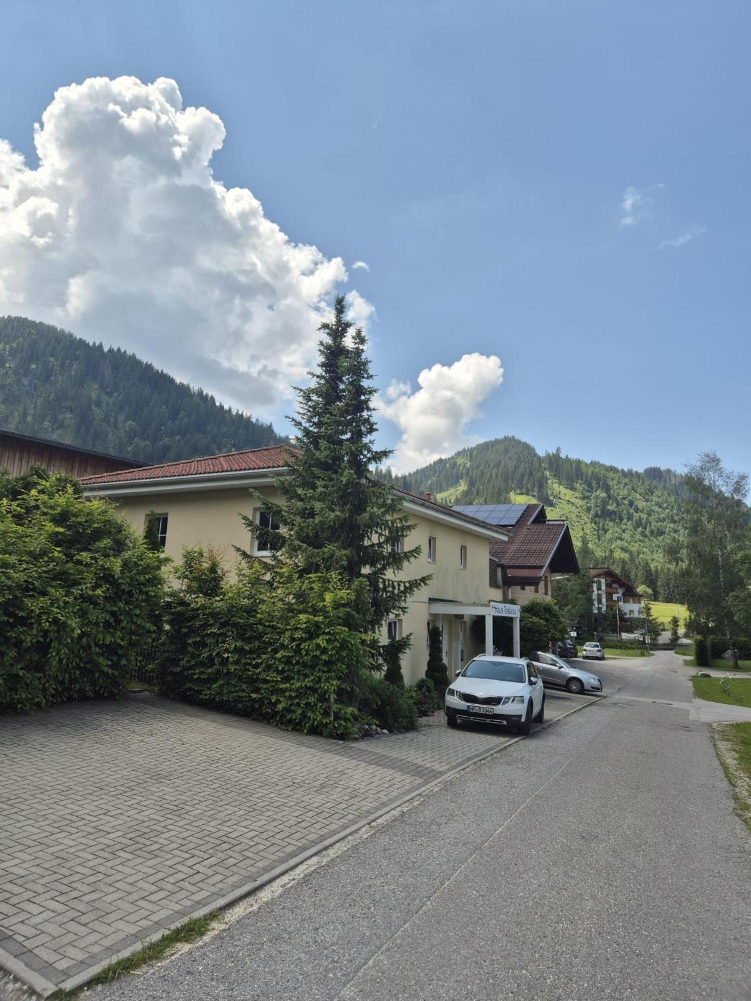 Toskanahaus, Njualms Tannheim Exterior foto